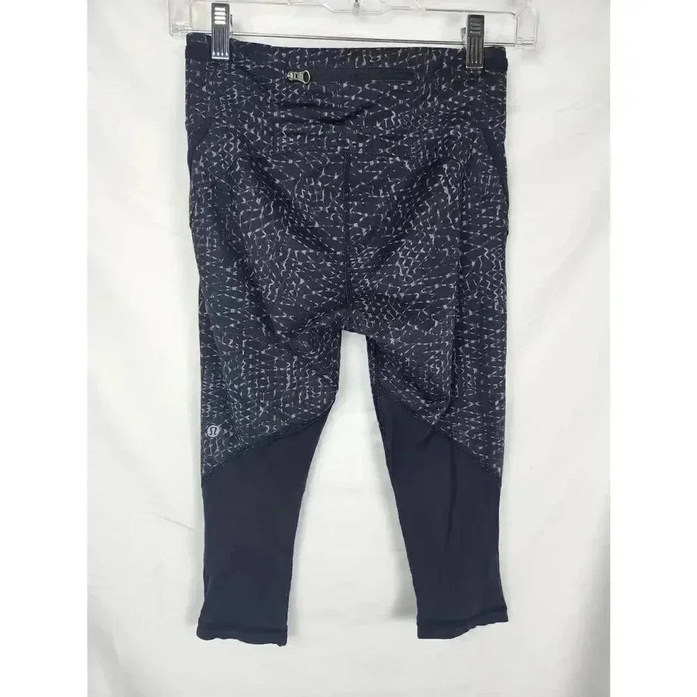 Lululemon Real Quick Crop Leggings Snakeprint Black Gray Size 4.